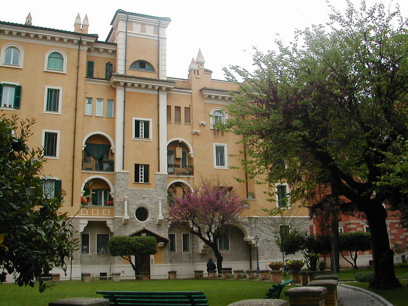 Fig.6 - corte dell’Appio II in Piazza Tuscolo 2
